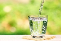 Minum 'Air Putih Mewah' Jadi Tren karena Disebut-sebut Punya Khasiat Lebih Banyak dari Pada Air Mineral Standar
