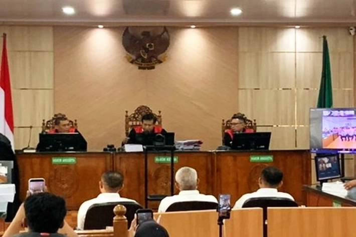 Abdul Wahid Dituntut 8 Tahun 6 Bulan Penjara, 'Usai Dituntut 8,5 Tahun Penjara, 'yang Disambut Teriakan Bebaskan Wahid'