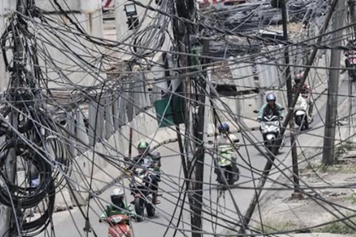Dewan Mulai Tegas pada Kabel Fiber Optic Penertibannya Tak Ada Tebang Pilih