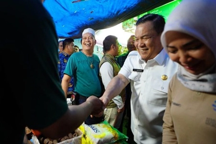 Pemprov Riau Gelar Pasar Murah di Pekanbaru dan Kampar untuk Jaga Ketersediaan Bahan Pokok Sekaligus Harga