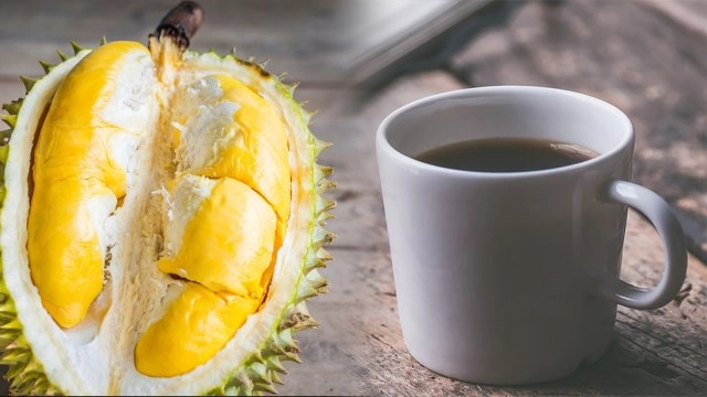 Minum Kopi Setelah Makan Durian Sering Dianggap Berbahaya