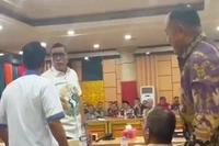 Indra Gunawan Eet Akui Menyesal dan Minta Maaf Atas Kericuhan di DPRD Riau