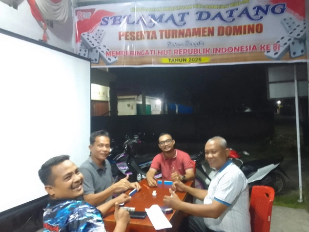 Sambut HUT RI ke-81, Kelurahan Pebatuan Hidupkan Kebersamaan Lewat Lomba Domino