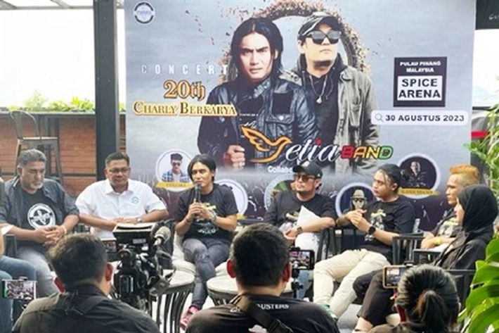 Charly Van Houten Kenang Masa Perjuangan di Pekanbaru
