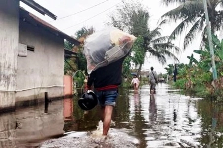 Mereka yang 'Bersahabat' dengan Banjir di Tepi Sugai Siak Sejak 'Zaman Nenek Moyang'