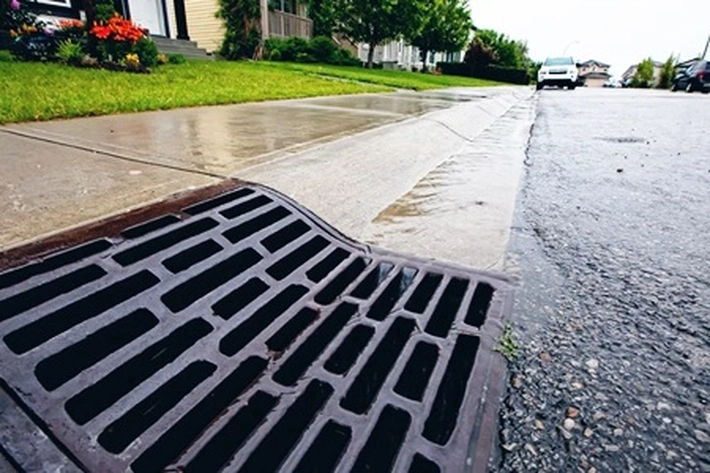 Banyak Drainase Tidak Berfungsi dengan Optimal Seiring Tingginya Intensitas Hujan di Pekanbaru