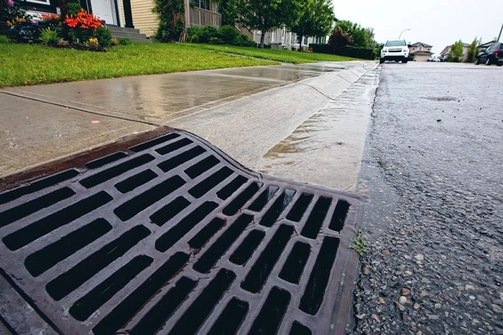 Banyak Drainase Tidak Berfungsi dengan Optimal Seiring Tingginya Intensitas Hujan di Pekanbaru