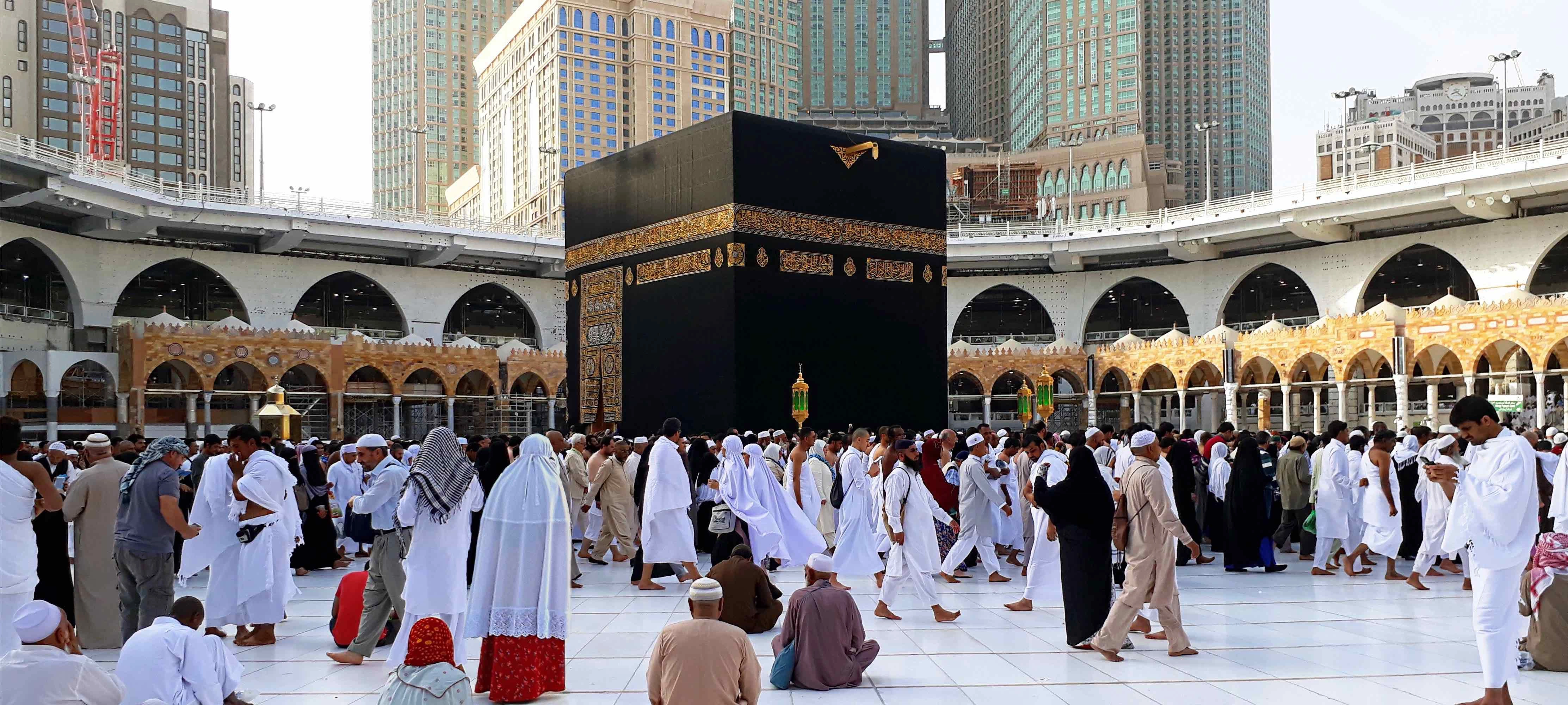 Menunaikan Ibadah Haji dan Umrah Impian Setiap Muslim, Tetapi Jika Dibiayai Uang Haram Apakah Tetap Sah?