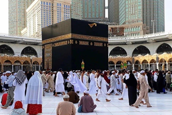 Menunaikan Ibadah Haji dan Umrah Impian Setiap Muslim, Tetapi Jika Dibiayai Uang Haram Apakah Tetap Sah?