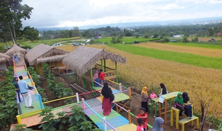 Destinasi Wisata Nagari Canduang Koto Laweh Ditengah Sawah yang Sederhana