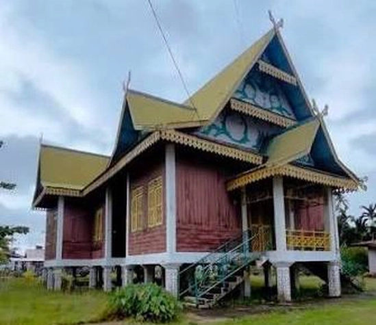 Rumah Melayu Atap Lontik Merupakan Salah Satu Rumah Adat Riau