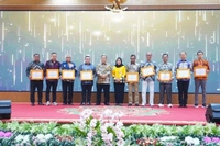 Pemprov Beri Penghargaan Riau Investment Award 2026 Bagi Perusahaan Daerah yang Ikut Tingkatkan Investasi