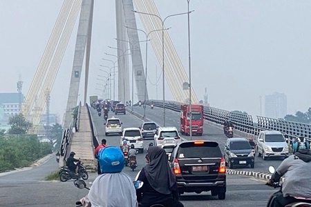 Kabut Asap Mulai Merayap Tiap Penjuru, Warga Diimbau Batasi Aktivitas di Luar Ruangan