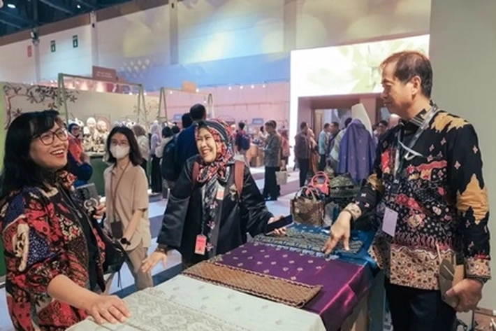 UMKM Unggulan Riau Promosikan Kekayaan Wastra Lokal di Ajang Bergengsi Karya Kreatif Indonesia 2026