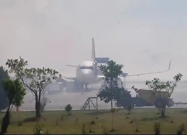 Walaupun Asap Karhutla Mengelilingi Wilayah Penerbangan, Aktivitas Bandara SSK II Tetap Berjalan