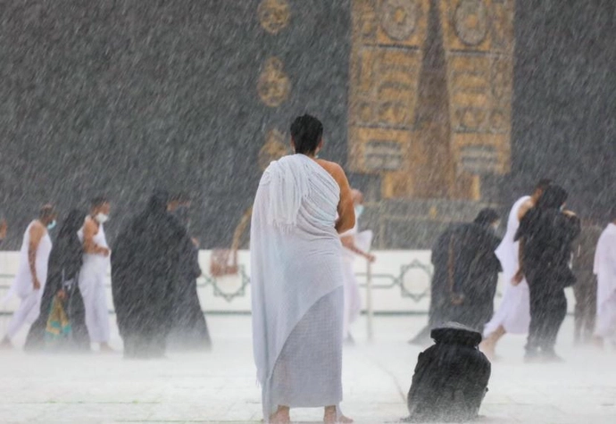Makkah dan Madinah Dilanda Badai Petir dan Angin Kencang yang Berpotensi Hujan Lebat