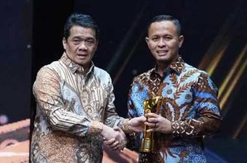Walikota Agung Nugroho Raih Penghargaan Katagori Pembangunan Infrastruktur di Ajang Pemimpin Daerah Award 2026