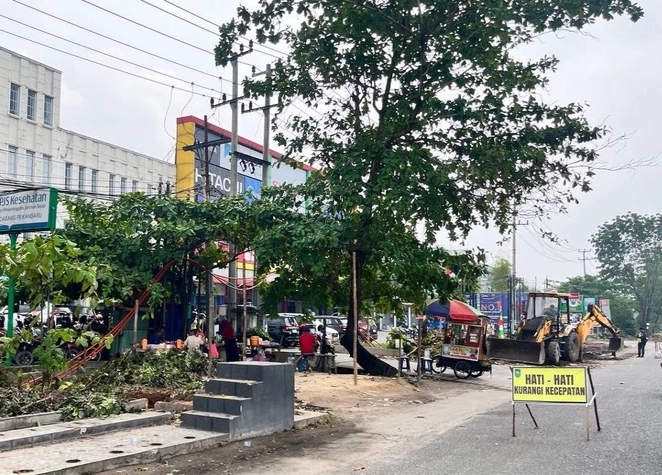 PUPR Riau Lakukan Pelebaran Jalan Tuanku Tambusai Jadi 4 Lajur yang Ditargetkan Selesai Desember 2026