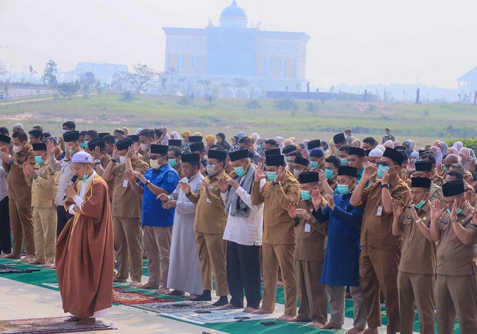 Pekanbaru Tak Ada Titik Api Tapi Tetap Saja Dikepung Kabut Asap, 'Solusinya Kembali Bersujud Memohon Hujan'