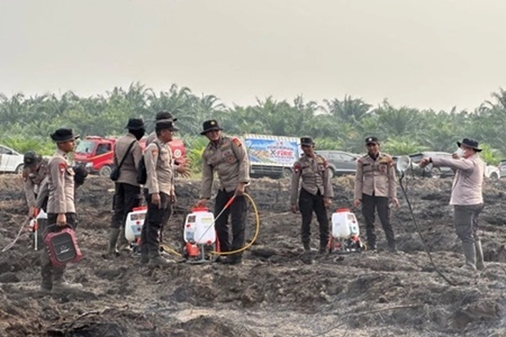 Kapolda Riau dan Aslog Polri Perkuat Penanganan Karhutla di Pelalawan