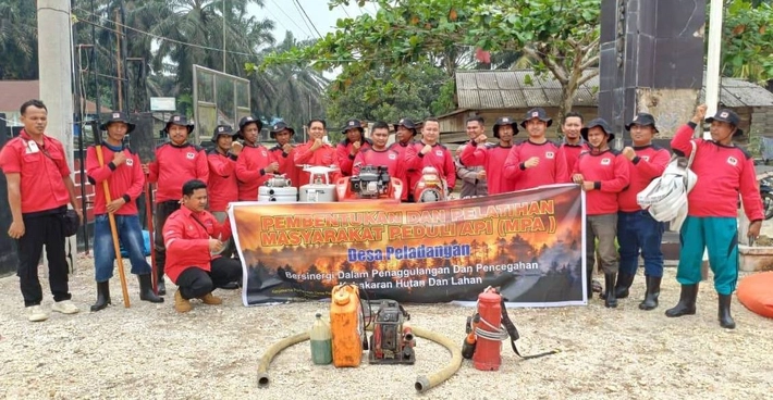 PT Rimba Lazuardi Bentuk Masyarakat Peduli Api di Desa Peladangan untuk Cegah Karhutla