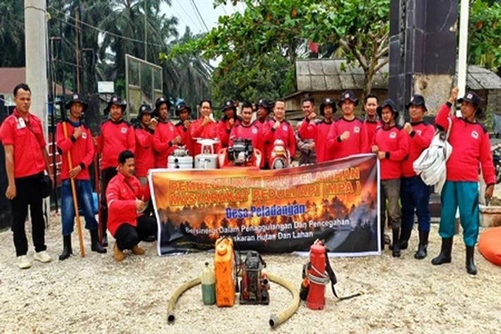 PT Rimba Lazuardi Bentuk Masyarakat Peduli Api di Desa Peladangan untuk Cegah Karhutla