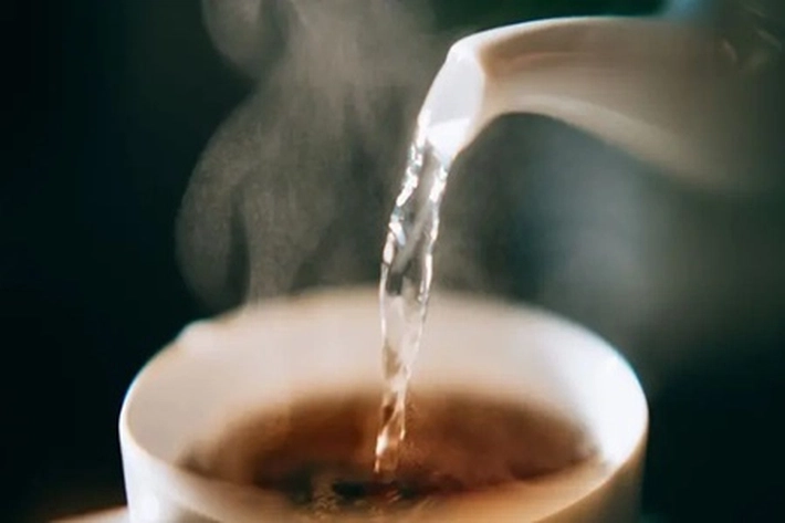 Konsumsi Minuman Panas Teh dan Kopi yang 'Mengepul' Bisa Tingkatkan Risiko Kanker 