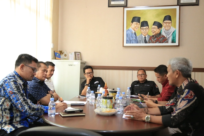 Komisi Pemilihan Umum Riau Koordinasi dengan Bawaslu Bahas Pemutakhiran Data Pemilih