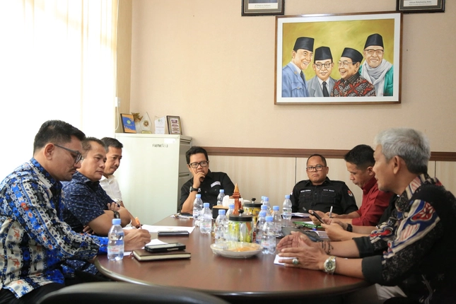 Komisi Pemilihan Umum Riau Koordinasi dengan Bawaslu Bahas Pemutakhiran Data Pemilih