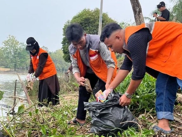 Rumah Zakat Ajak Generasi Muda Peduli Lingkungan Lewat Volunteer Go to Green 