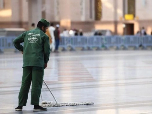Kebersihan Masjid Nabawi Dijalankan Selama 24 Jam yang Libatkan Tim Khusus Serta Teknologi Modern