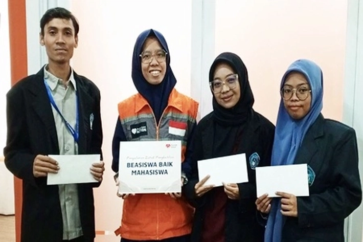 Rumah Zakat Dukung Pendidikan Tinggi dengan Salurkan Beasiswa untuk Mahasiswa Yatim Dhuafa