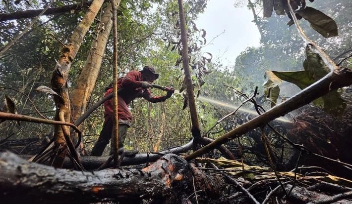 Ribuan Titik Panas Kepung Sumatera Buat Riau Masih Terus Diselimuti Asap