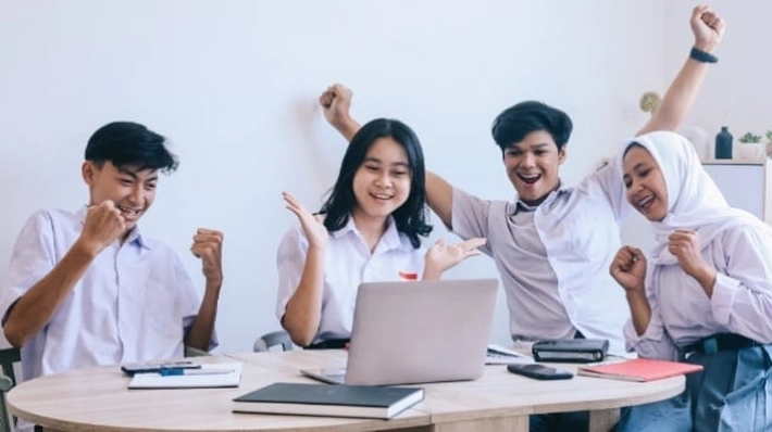 Siswa Kembali Masuk Sekolah karena Kualitas Udara Sudah Membaik