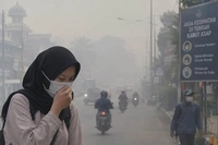Hujan Tak Jamin Udara Bersih, Warga Diminta Tetap Waspada dan Kurangi Aktivitas di Luar Rumah