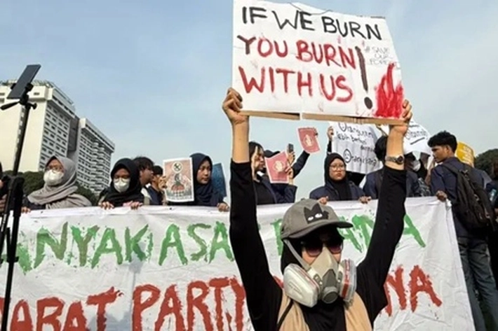 Mahasiswa Diberbagai Kota Gelar Demonstrasi Bertepatan Dua Tahun Pemerintahan Prabowo-Gibran