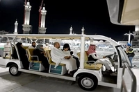 Jemaah Umrah Bisa Booking Kereta Tawaf dan Sa’i di Masjidil Haram 
