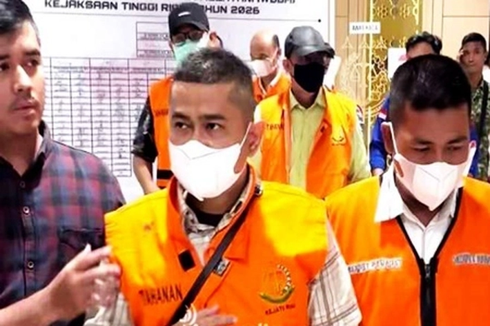 Delapan Tersangka Kasus Dugaan Korupsi Dana PI 10 Persen yang Terjadi di PT SPRH Ditahan Jaksa