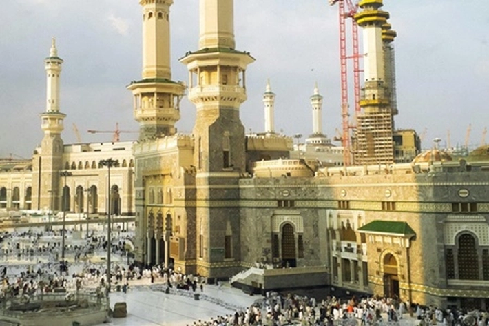 Ada Dua Wajah yang Hidup Berdampingan di Makkah Sebagai Perjalanan Spiritual Umat Islam